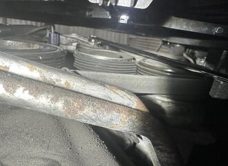 【アウディA4 クワトロ】ガラガラ音の原因は？実際の修理事例と中古車選びで大切なポイントのイメージ